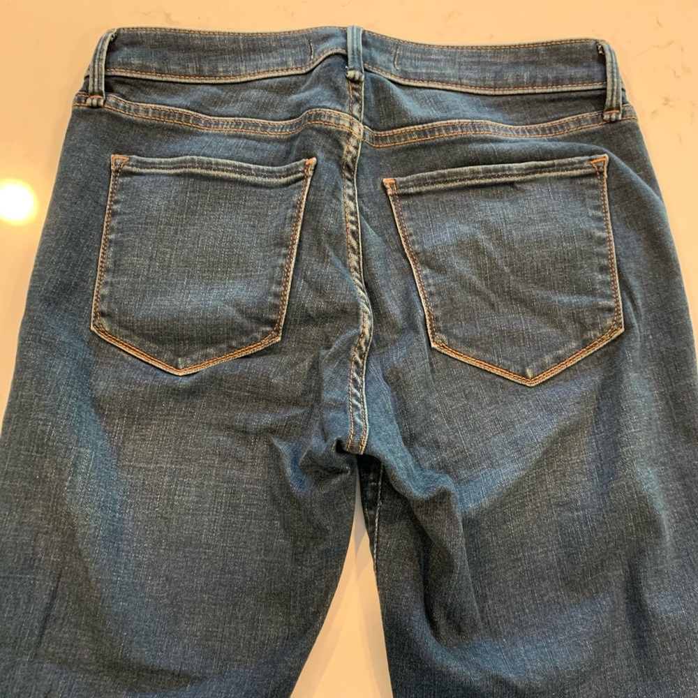 A&F Mid-Rise Super Skinny Distressed Jeans, Size 6 - Picture 5 of 8